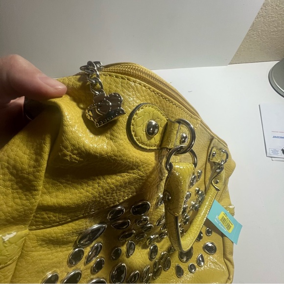 Kathy Van Zeeland yellow faux leather embelleced with rhinestones NWT - Picture 16 of 16